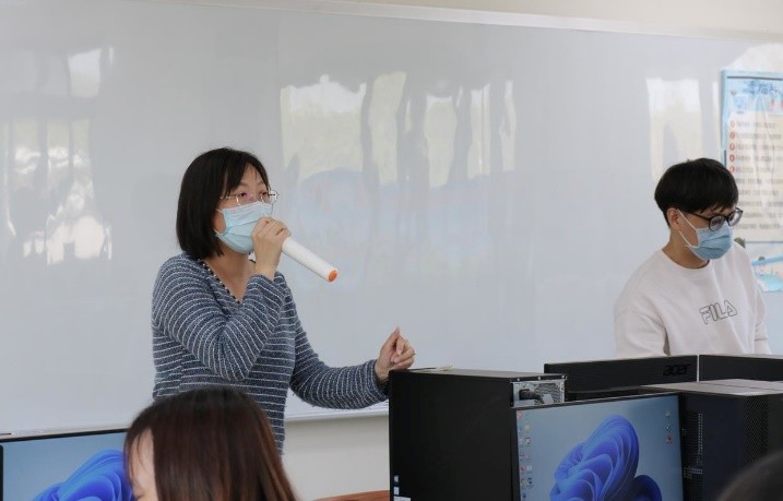 線上教學工具技巧研習-Canva-2023/3/8(三)茄萣國小
