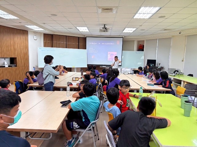 第五區-學生學力提升與多元展能-科技養成/VR體驗及簡單程式製作成果分享